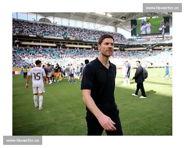 阿隆索炮轰金球奖:巴尔韦德遭 “隐形” 是足坛耻辱 阿隆索炮轰金球奖:巴尔韦德遭 “隐形” 是足坛耻辱